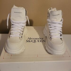 Alexander mcqueen Logo High Top sneaker